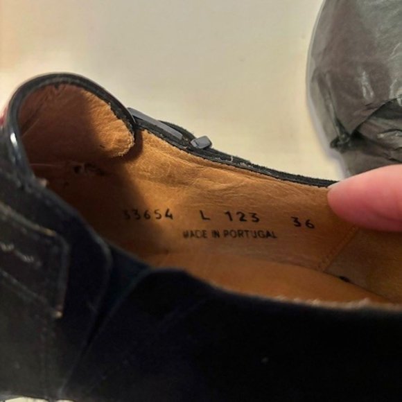 Fidji patent leather and suede pointed toe booties size 6 - Picture 6 of 9